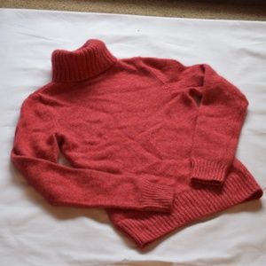 🐢Daniel Bishop Cashmere turtleneck sweater!🐢